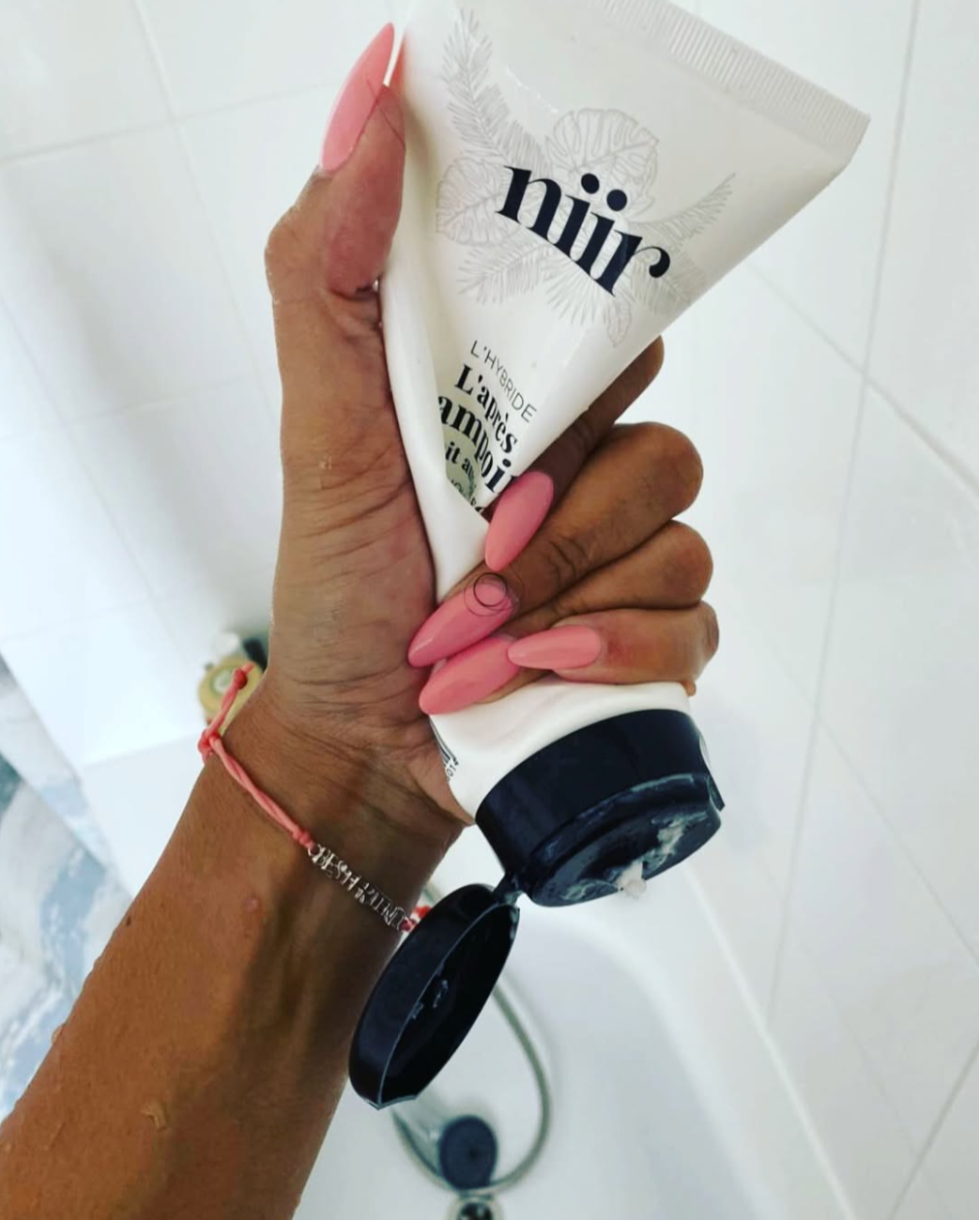 Texture crèmeuse et démêlante de L’Hybride – soin express cheveux texturés