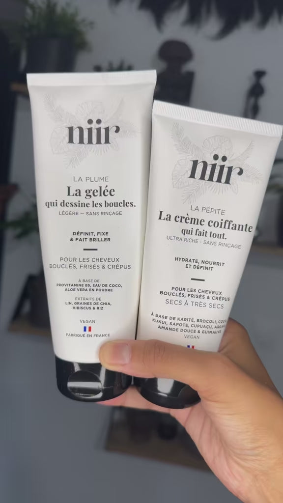 Charger la vidéo : Résultat boucles rebondies et souples – routine frisée clean